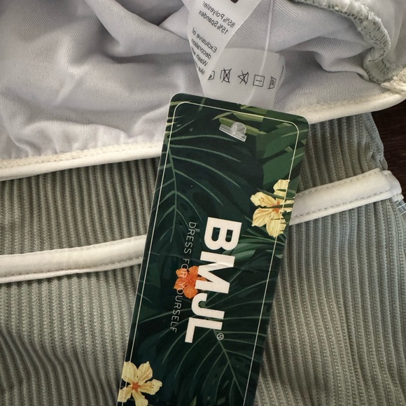 Green Ribbed Bikini Set - Picture 6 of 7